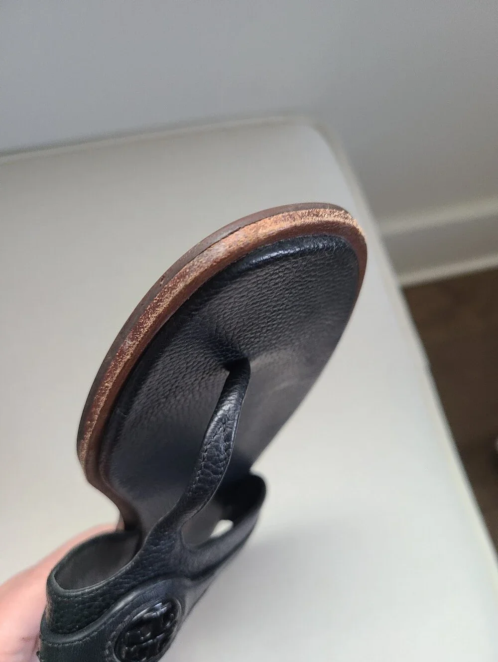 Tory Burch Carson Thong Welt Sandals In Black Pebbled Leather